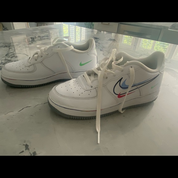 EUC Nike Air Force 1 size 7Y - Picture 1 of 8